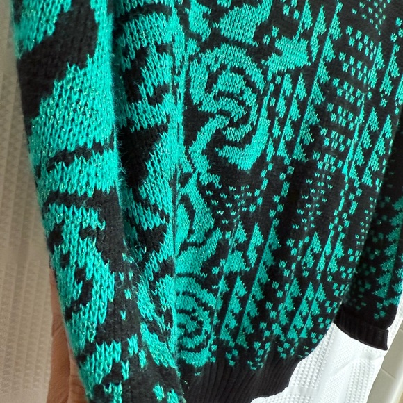 1980s Lauren Knitwear Corp Women's Black and Teal Crew Neck Sweater - Picture 6 of 6